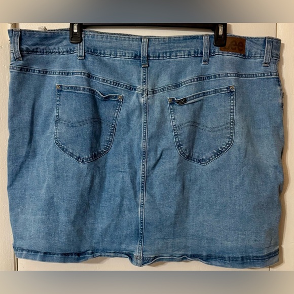 Lee Denim Skort - Picture 2 of 4